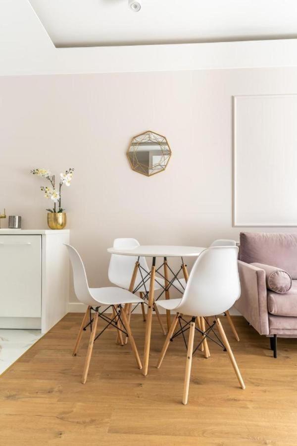 ורשה Apartament Mennica Residence - Golden Apartments - Comfortable And Stylish מראה חיצוני תמונה