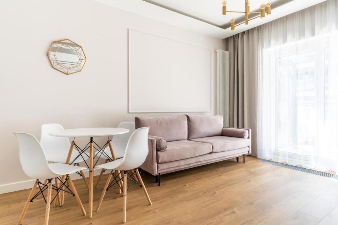 ורשה Apartament Mennica Residence - Golden Apartments - Comfortable And Stylish מראה חיצוני תמונה