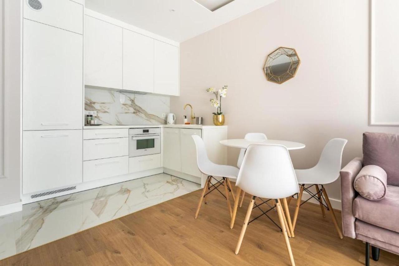 ורשה Apartament Mennica Residence - Golden Apartments - Comfortable And Stylish מראה חיצוני תמונה